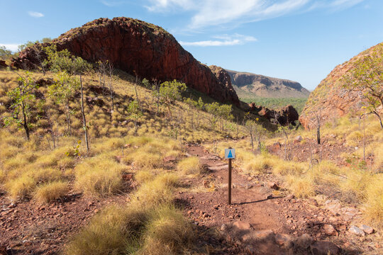 Hiking trail and arrow markers in Northern Territory