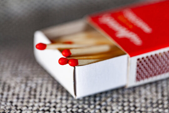 Matches in matchbox