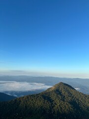 Fototapeta premium view of the mountains