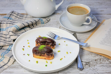 ekler pasta delicious france eclair with chocolate