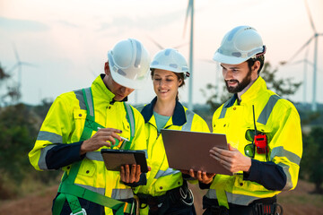 Engineer at Renewable Energy Windmill Farm, Harnessing Wind Power for Sustainable Electricity Generation, Advanced Technology to Support Green Energy Solutions, Eco-Friendly Alternatives Environment