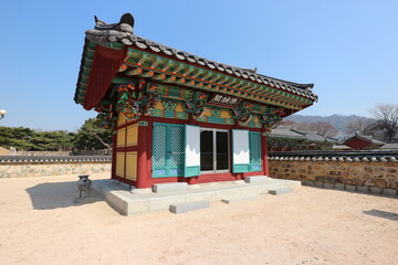 韓国　金海の首露王陵