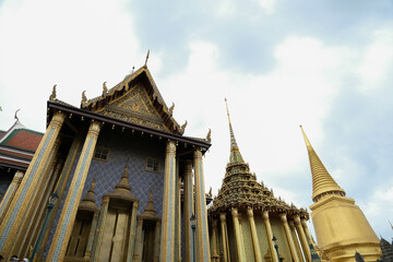 Naklejka premium Beautiful traditional Thai style at Temple with clear sky at The Emerald Buddha or Wat Phra Kaew.