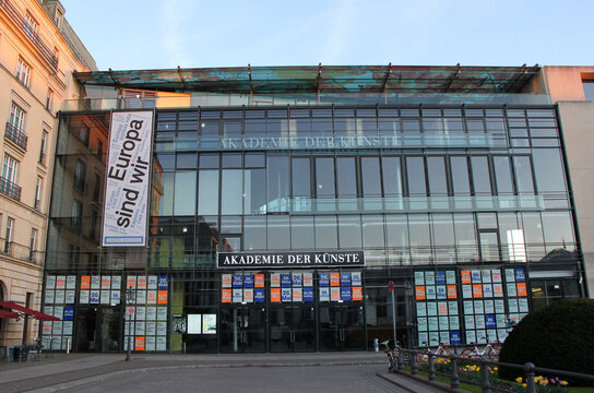 Berlin, Germany: Exterior view of the Akademie der K&uuml;nste building in Pariser Platz