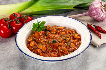 Chili con carne with beef and beans