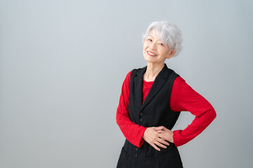 グレーバックのシニアの女性