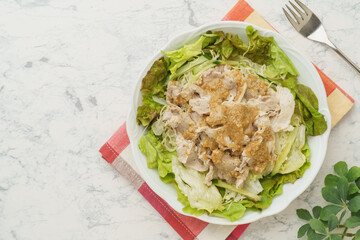 日本の食べ物｜豚しゃぶサラダ(胡麻ダレ)