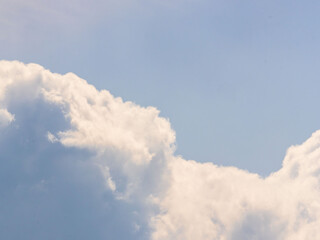 春の空の印象的な雲アップ19