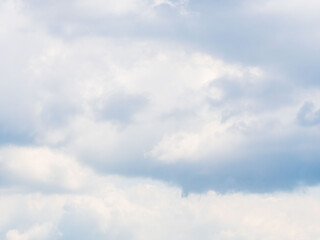 春の空の印象的な雲アップ51