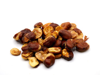 Obraz premium A pile of lablab beans or also known as kacang koro sits neatly against a white background