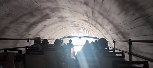 Túnel con luz al fondo.  © Hctor