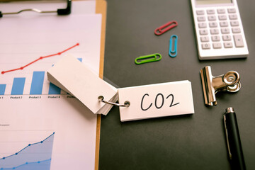 There is word card with the word CO2. It is as an eye-catching image.