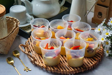 Jelly custard pudding with fresh fruits.