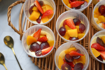 Jelly custard pudding with fresh fruits.