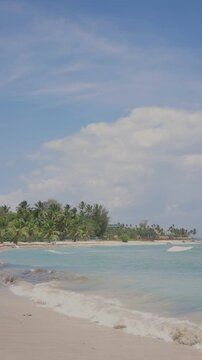 Beach in the morning, Canon oes r, c-log 8bits HD, vertical shot