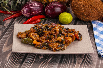 Squid with vegetables in oyser sauce