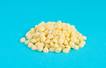 White Chocolate Chips, Scattered White Chocolate Sprinkles, Decorative Cocoa Drops, Morsels