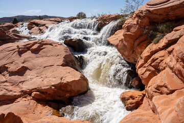Gunlock Falls, Gunlock State Park, St. George, Utah, USA. Waterfalls, red rocks.