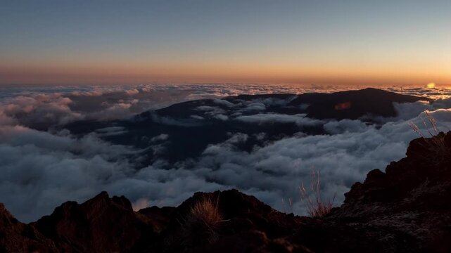 Timelapse - Coucher de soleil Piton des Neiges 3
