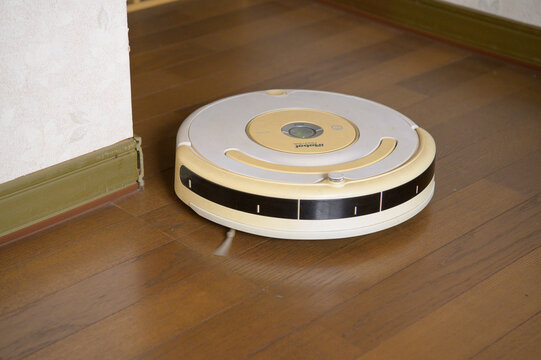 15年経っても稼働iRobot ルンバ537　撮影：2025.04