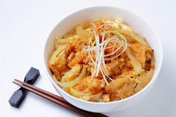 唐揚げの卵とじ丼