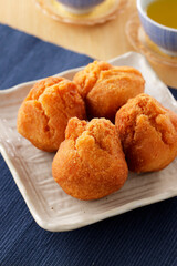 サーターアンダギー　Sata Andagi 