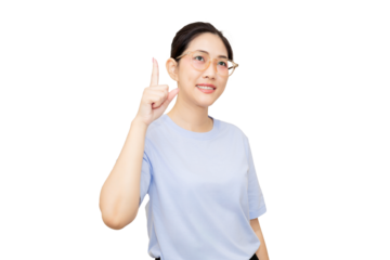 A young woman with glasses gestures upwards, smiling and wearing a light blue t-shirt, suggesting an idea or inspiration.