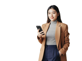 Fototapeta premium Businessfrau mit Smartphone in moderner Kleidung PNG mit transparentem Hintergrund