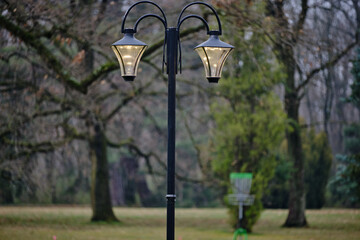 Lighting lamps in the disc golf park