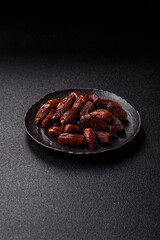 Dried tropical date fruit as an ingredient for fresh organic diet food