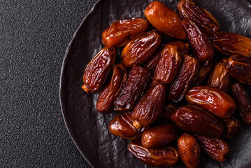 Dried tropical date fruit as an ingredient for fresh organic diet food