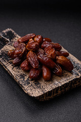 Dried tropical date fruit as an ingredient for fresh organic diet food