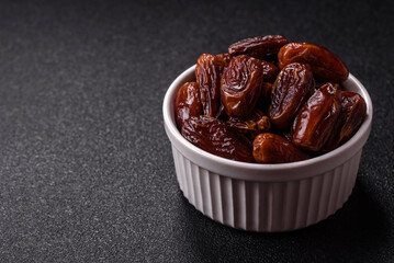 Dried tropical date fruit as an ingredient for fresh organic diet food