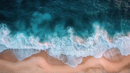 Fototapeta premium Calming Beach Aerial Perspective: Soothing Water Patterns and Natural Coastal Beauty