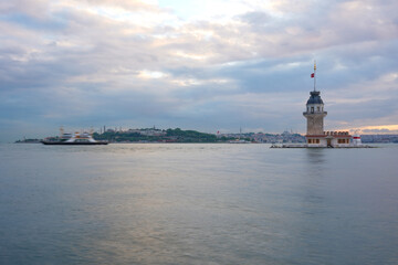 Fototapeta premium Maidens Tower in Istanbul, Turkiye