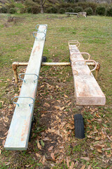 古びたシーソーの写真