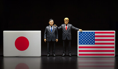 良好な関係を保つ米国と日本を描いたミニチュアフィギュア