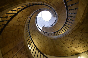 Escalier à double révolution