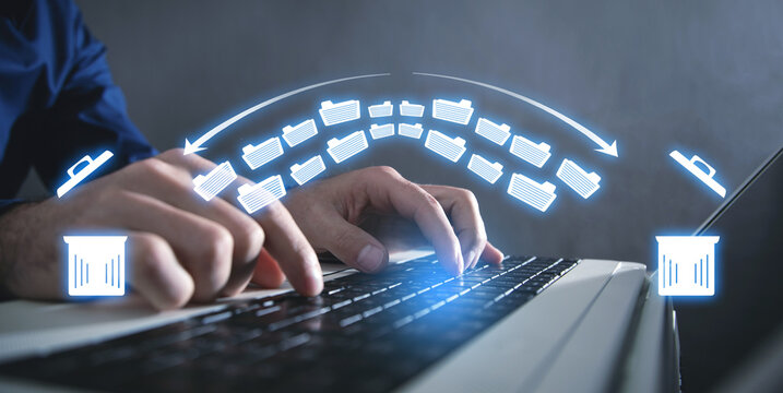 Trash can and files. Delete files