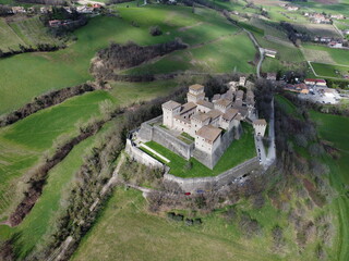 Il castello di Torrechiara, Parma, fotografato col drone