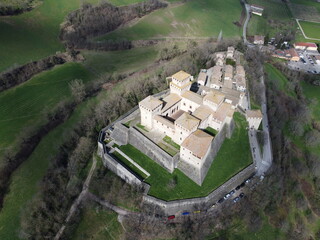 Il castello di Torrechiara, Parma, fotografato col drone