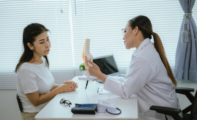 Fototapeta premium Doctors provide medical care, therapy and support to patients in clinics, providing advice, discussing health problems and assisting with physical therapy.