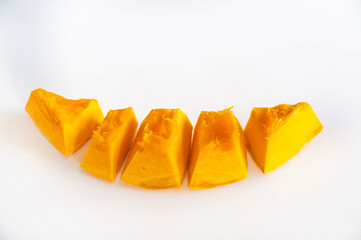 カットしたカボチャ
