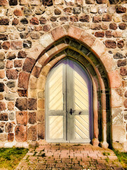 Portal einer Evangelische Kirche aus dem 13. Jahrhundert 