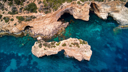 ARCO ES PONTÀS Y CALA LLOMBARDS, Mallorca