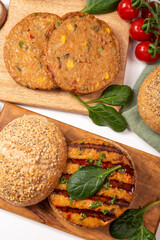 Make burger buns with vegan or vegetarian patties or burgers made from soybeans, grains, vegetables, grilled healthy food
