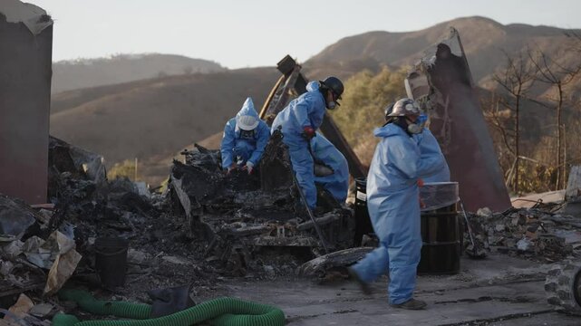 Palisades fire toxic waste crew doing clean up