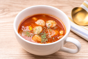 大豆とウインナーのトマトスープ