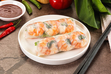 Vietnamese spring roll with prawn