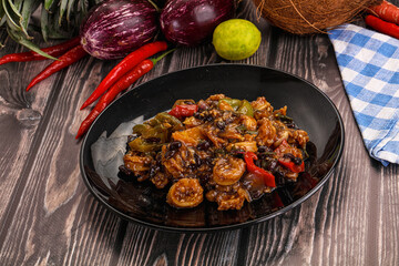 Squid with vegetables in oyser sauce